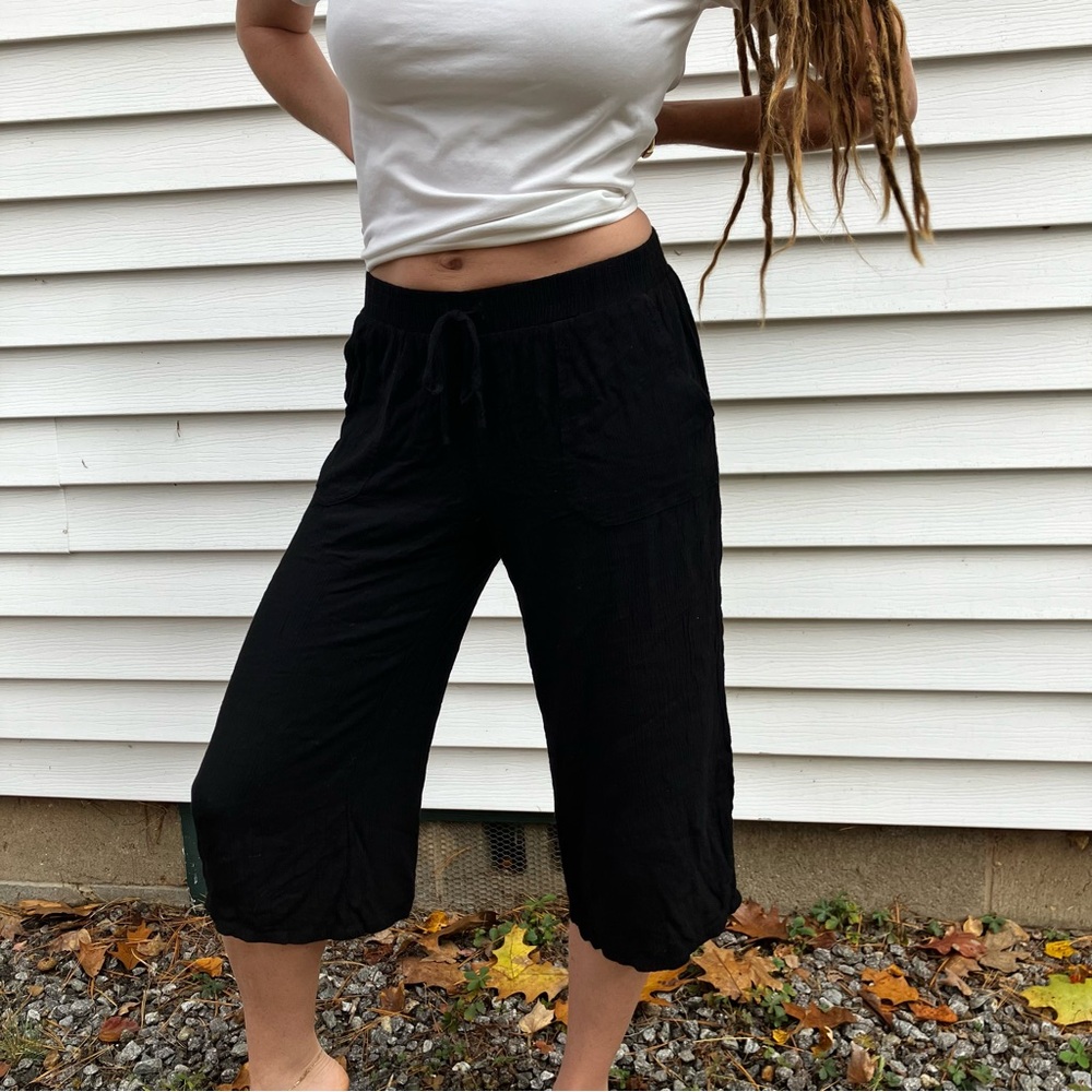 Westport Black Capri Pants